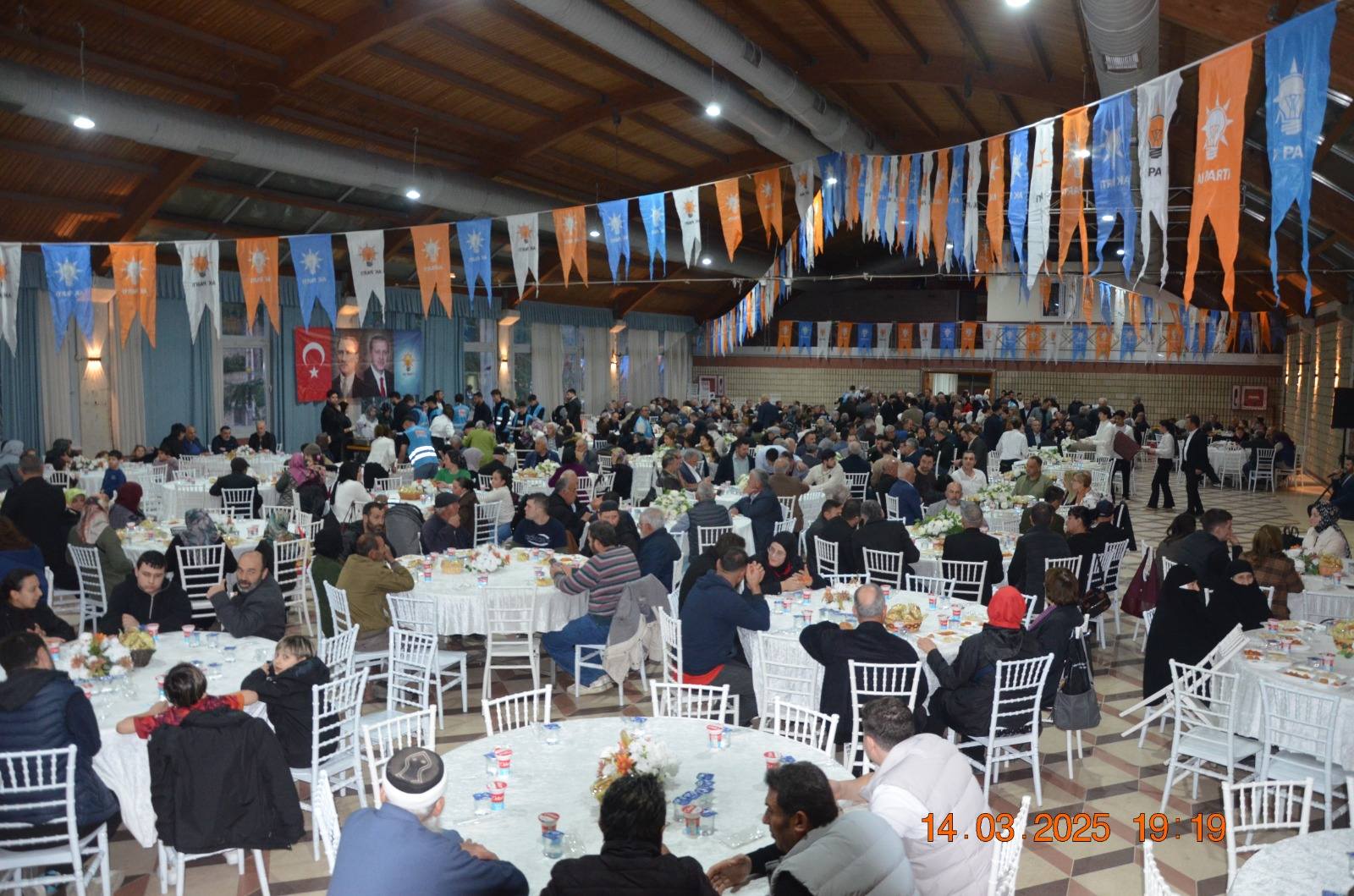 Kemalpaşa’da Gönül Sofrası: AK Parti İlçe Başkanlığı İftar Programında Birlik Mesajı