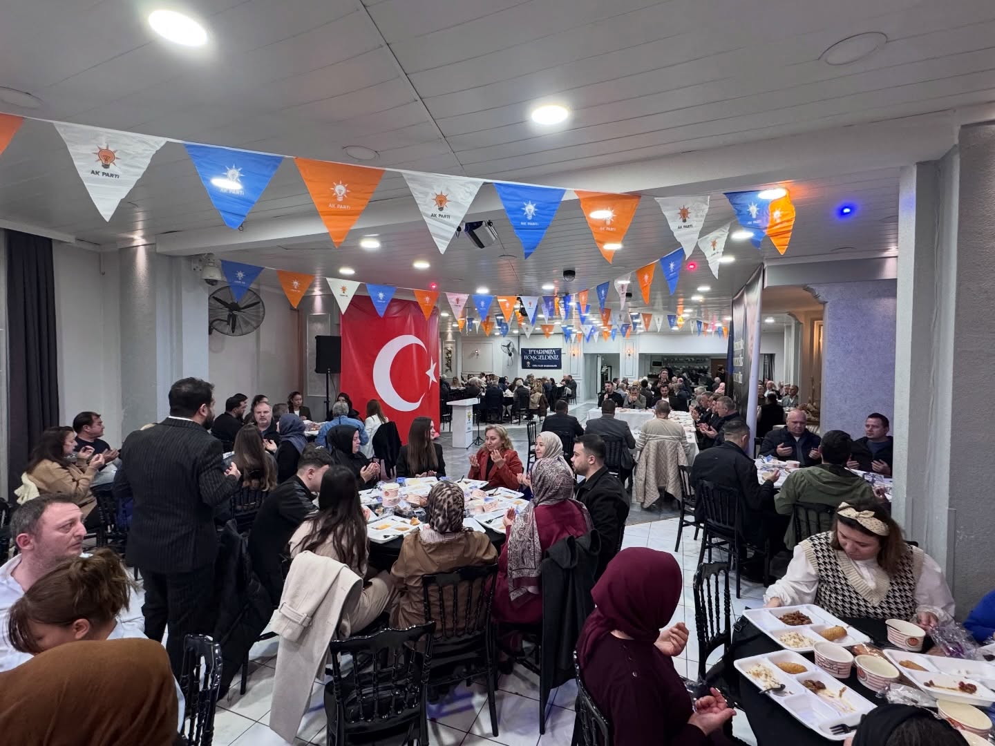Çiğli’de Geleneksel İftar Sofrası: 