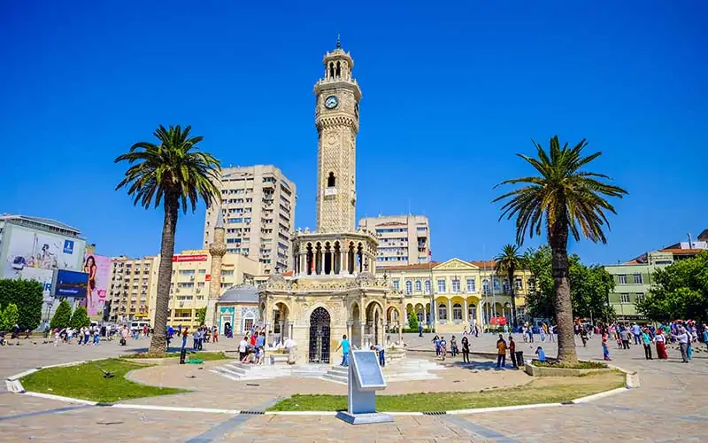 İzmir’de 3 Belediyede Organize Yolsuzluk İddiaları!