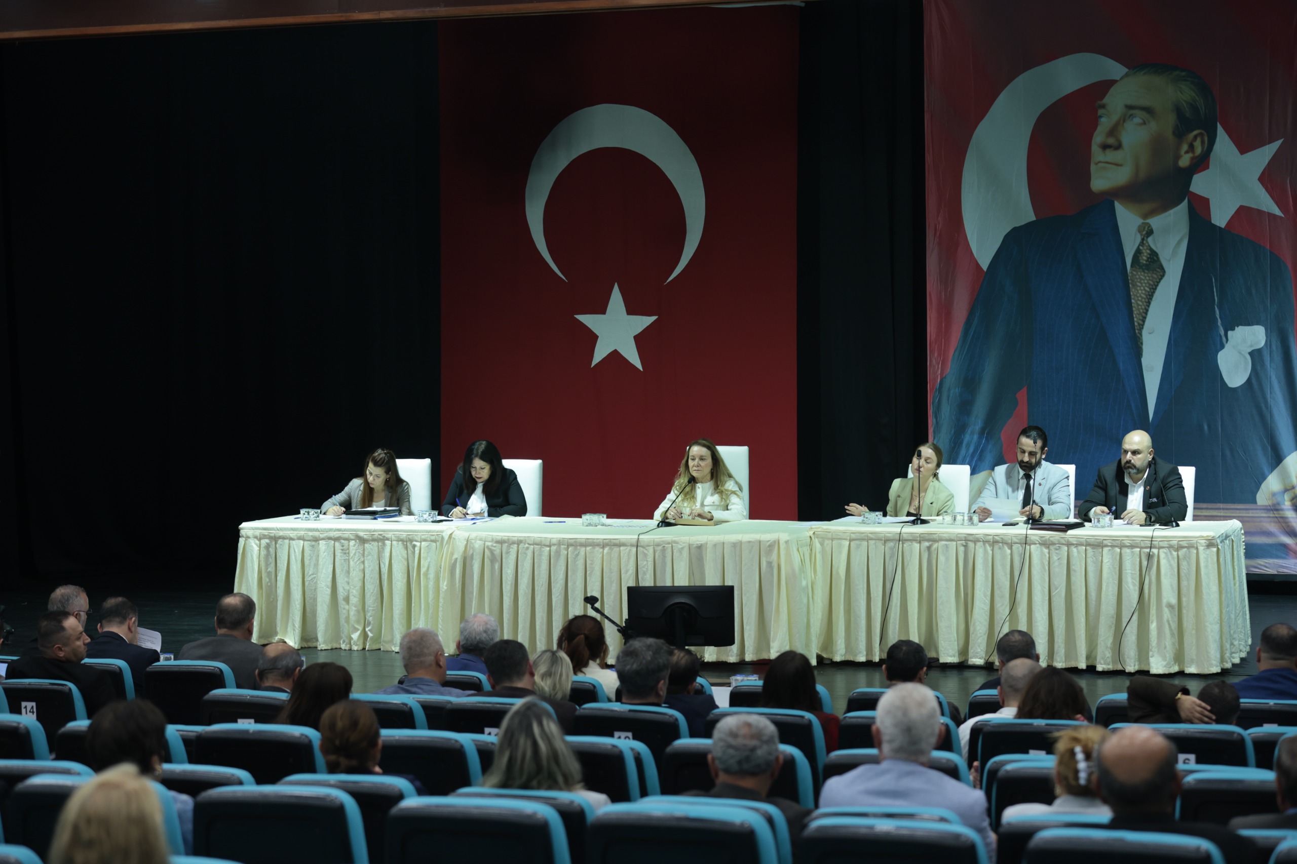 Konak Belediye Meclisi kasım ayı ilk toplantısını gerçekleştirdi