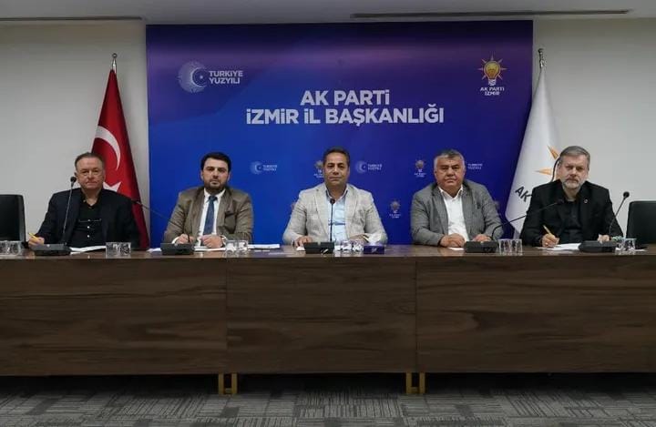 AK Parti İzmir İl Başkanlığı’nda Mali ve İdari İşler Başkanları Toplantısı Gerçekleştirildi