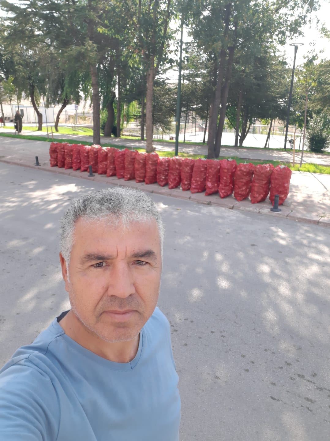 Efsane Çevreci “Cam Adam” Şenol Yurddaş, Doğayı Cam Atıklarından Temizliyor