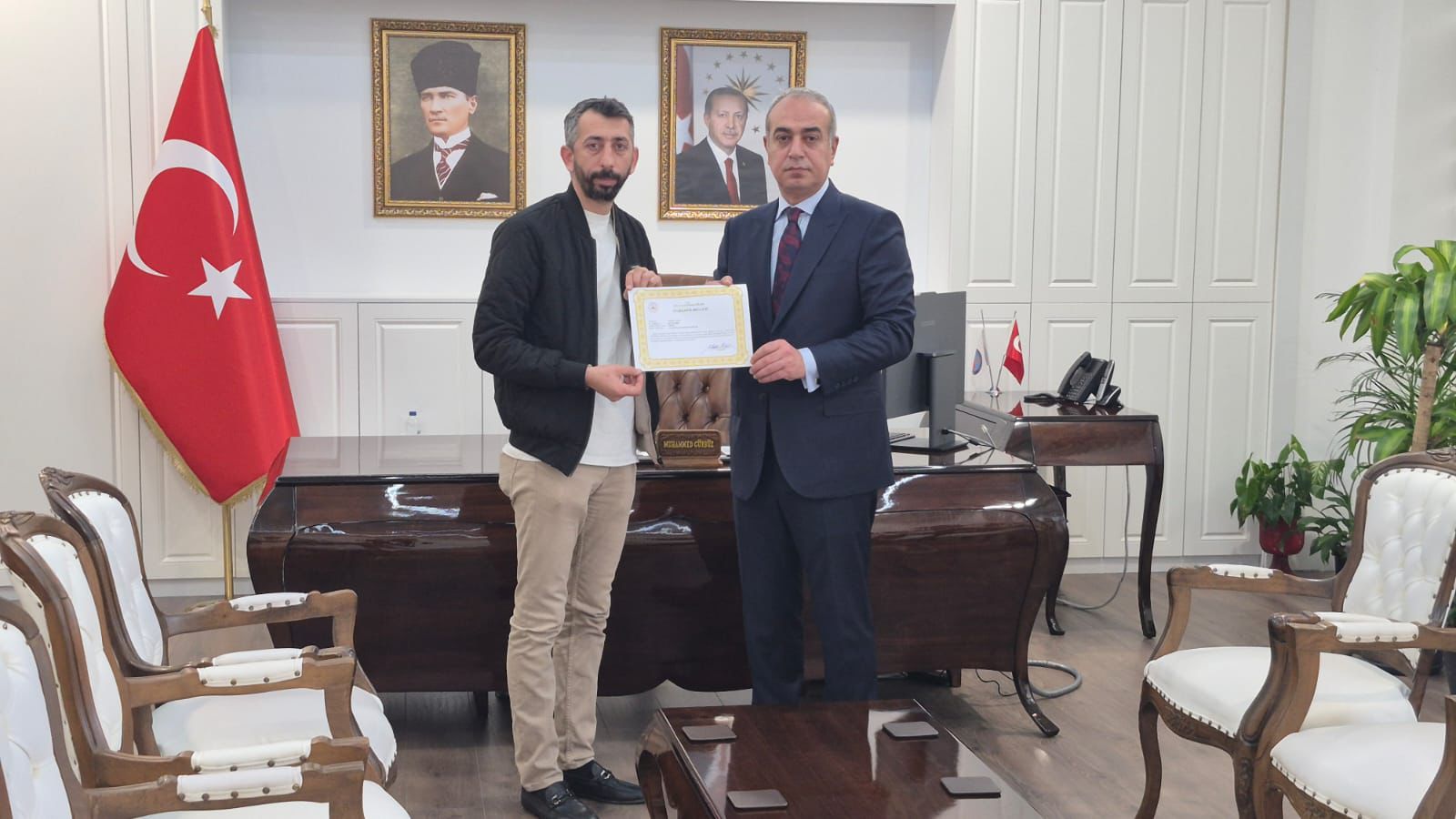 Buca Mustafa Kemal Mahallesi Muhtarı Gökmen Yıldız’dan Örnek Başarı Öyküsü