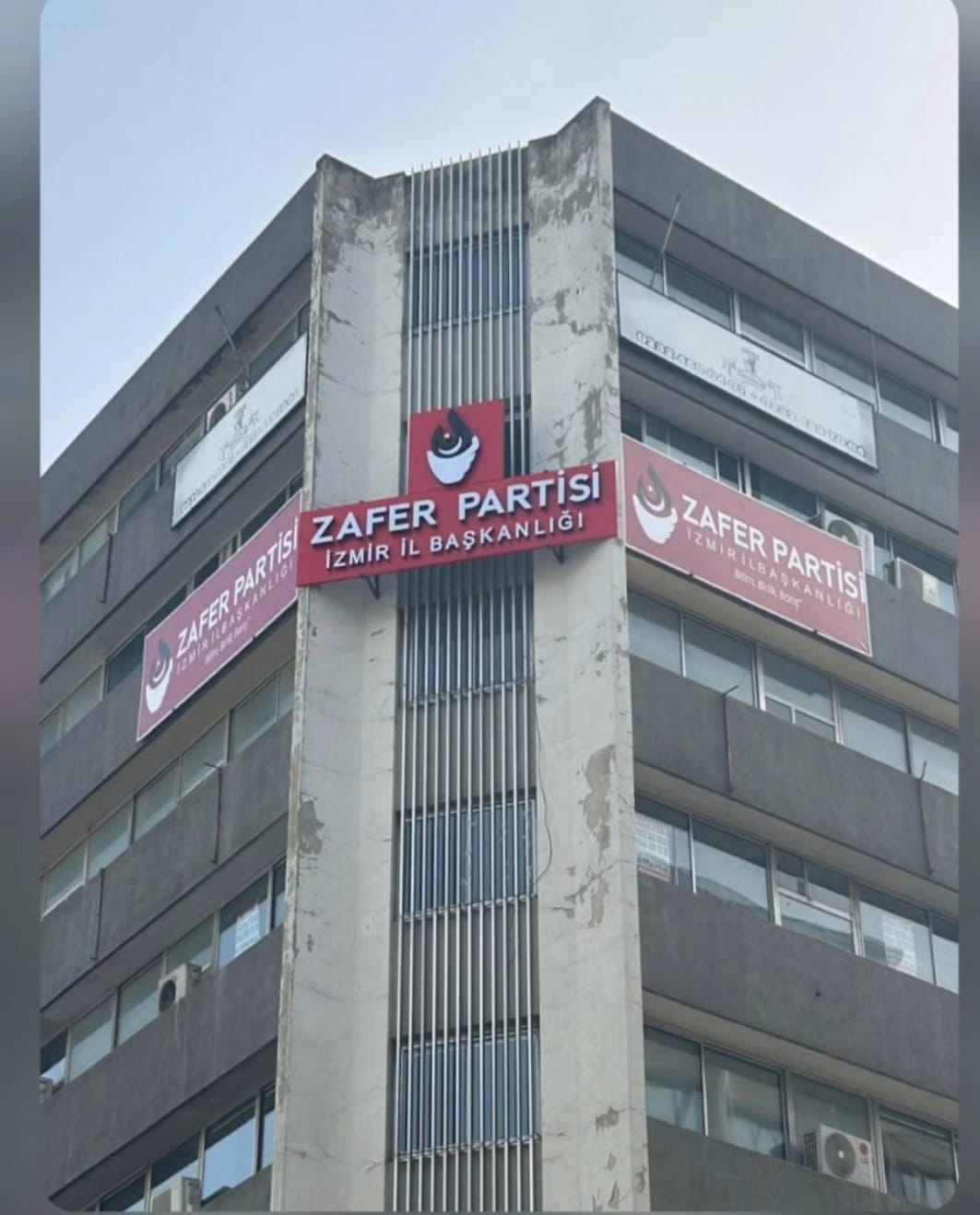 Zafer Partisi İzmir Teşkilatında Yaprak Dökümü