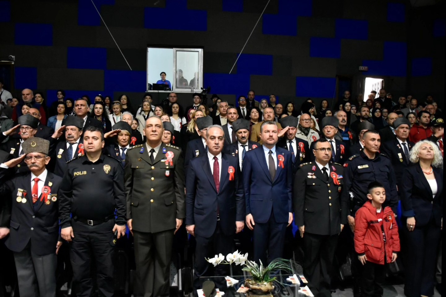 Buca’da 18 Mart Gururu: Şehitlerimiz Törenle Anıldı