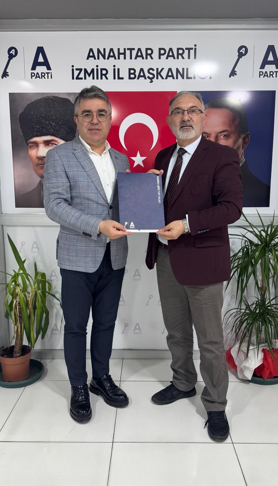 Anahtar Parti İzmir’de Vites Yükseltti: Kadroya Deneyimli İsim, Seferihisar’da Yeni Dönem