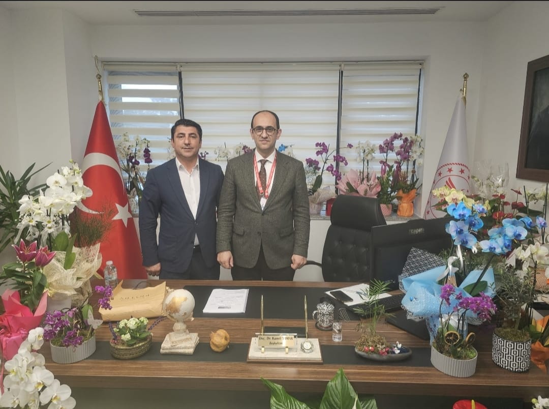 Buca Muhtarlarından Sağlıkta İş Birliği Mesajı: Başhekim Dr. Kamil Yamak’a Ziyaret
