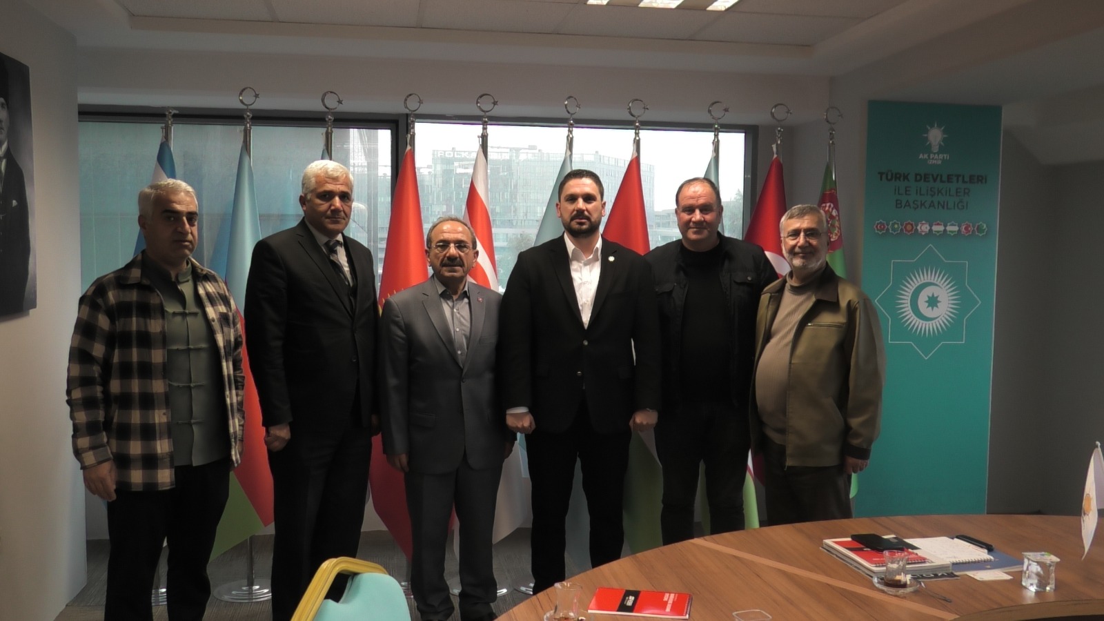 Azerbaycan Dostluk Köprüsü: AK Parti İzmir İl Başkanlığı’nda Türk Dünyası Zirvesi