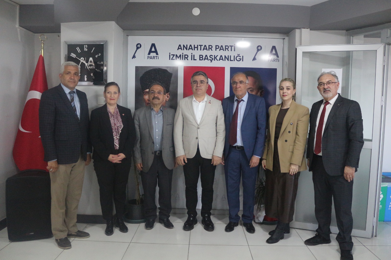 İzmir’de Diplomasi Trafiği: Anahtar Parti’de Azerbaycan Mesaisi
