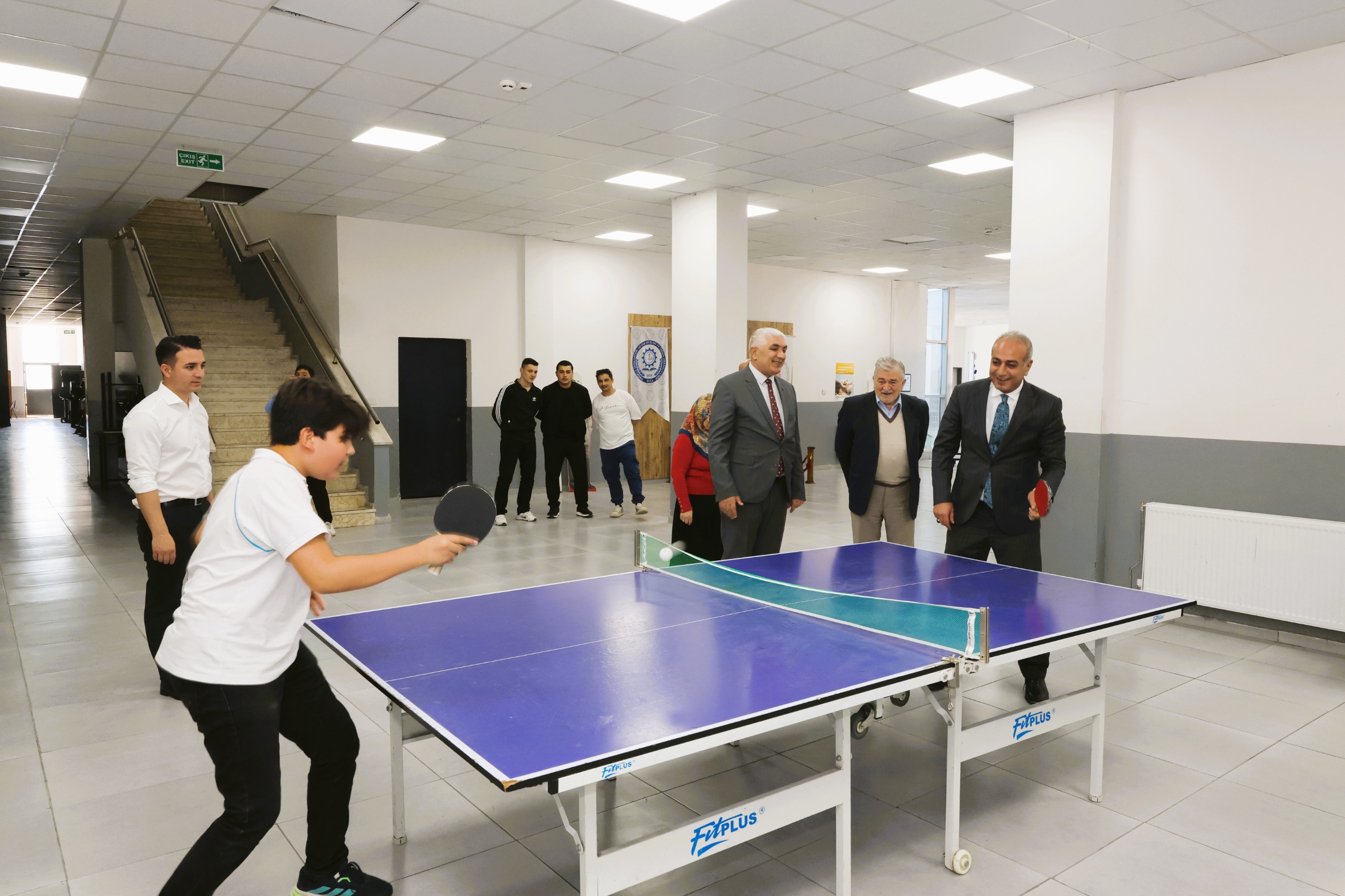 Eğitimde Saha Mesaisi: Kaymakam Gürbüz ve Müdür Yılmaz’dan Okul Ziyaretleri