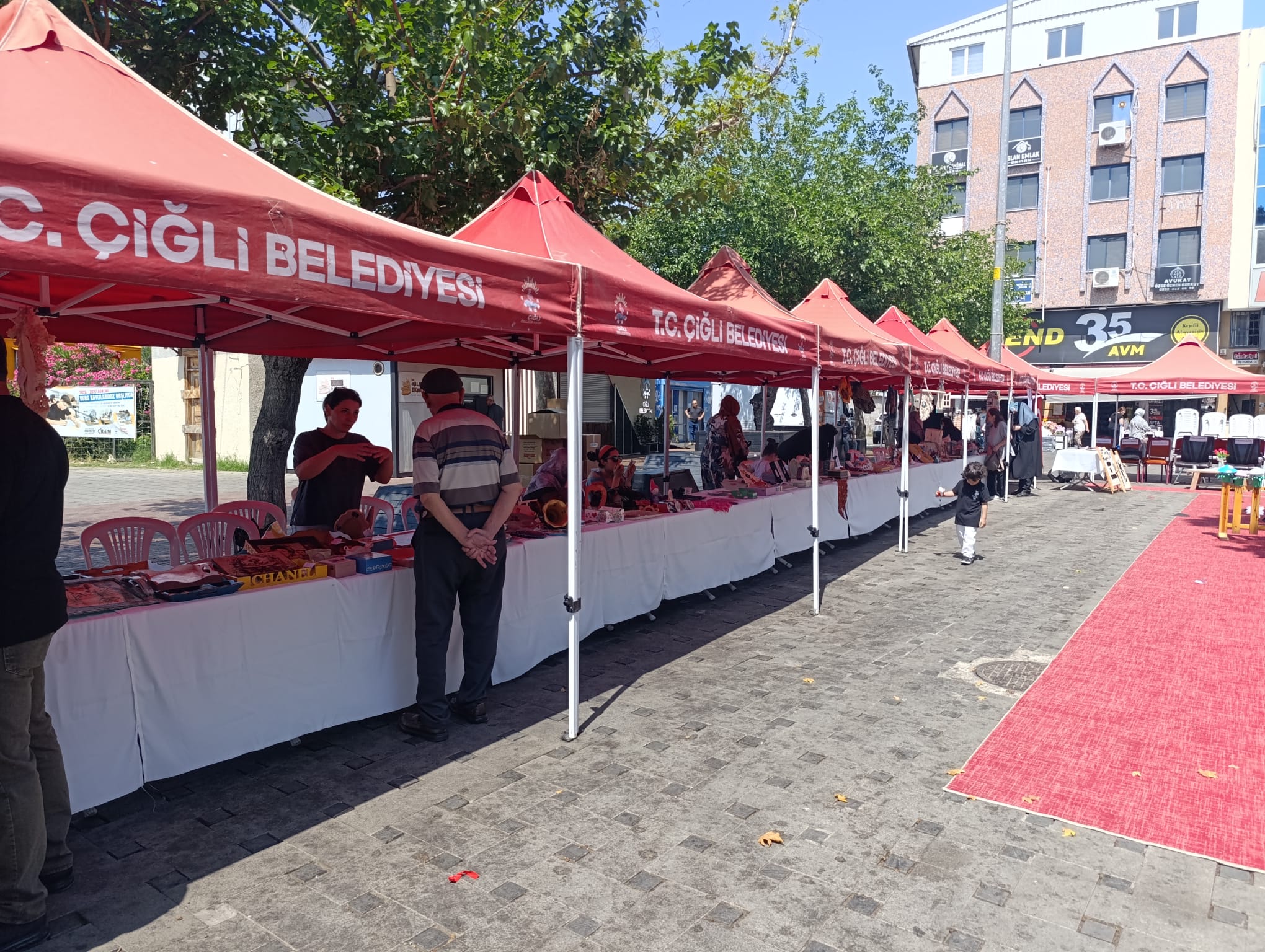 Çiğli’de Kadın Emeği İlmek İlmek İşlendi: ADEM ve SODAM’dan Anlamlı Kermes!