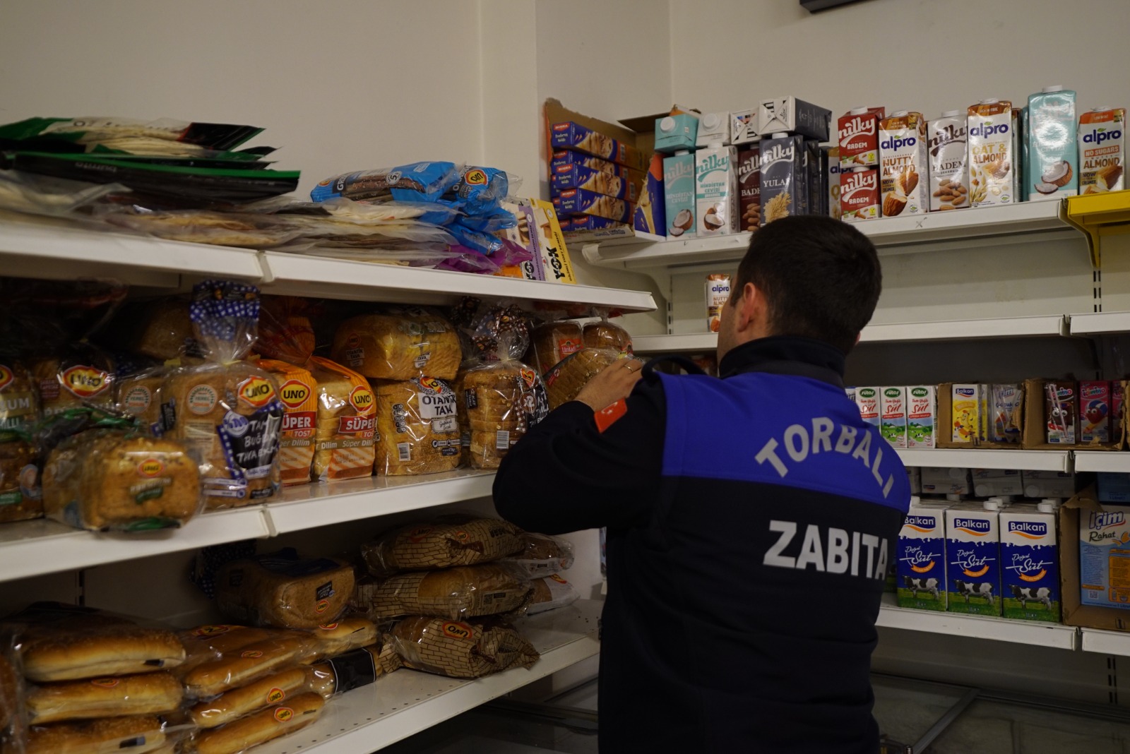 TORBALI BELEDİYESİ GIDA TERÖRÜNE GEÇİT VERMEDİ