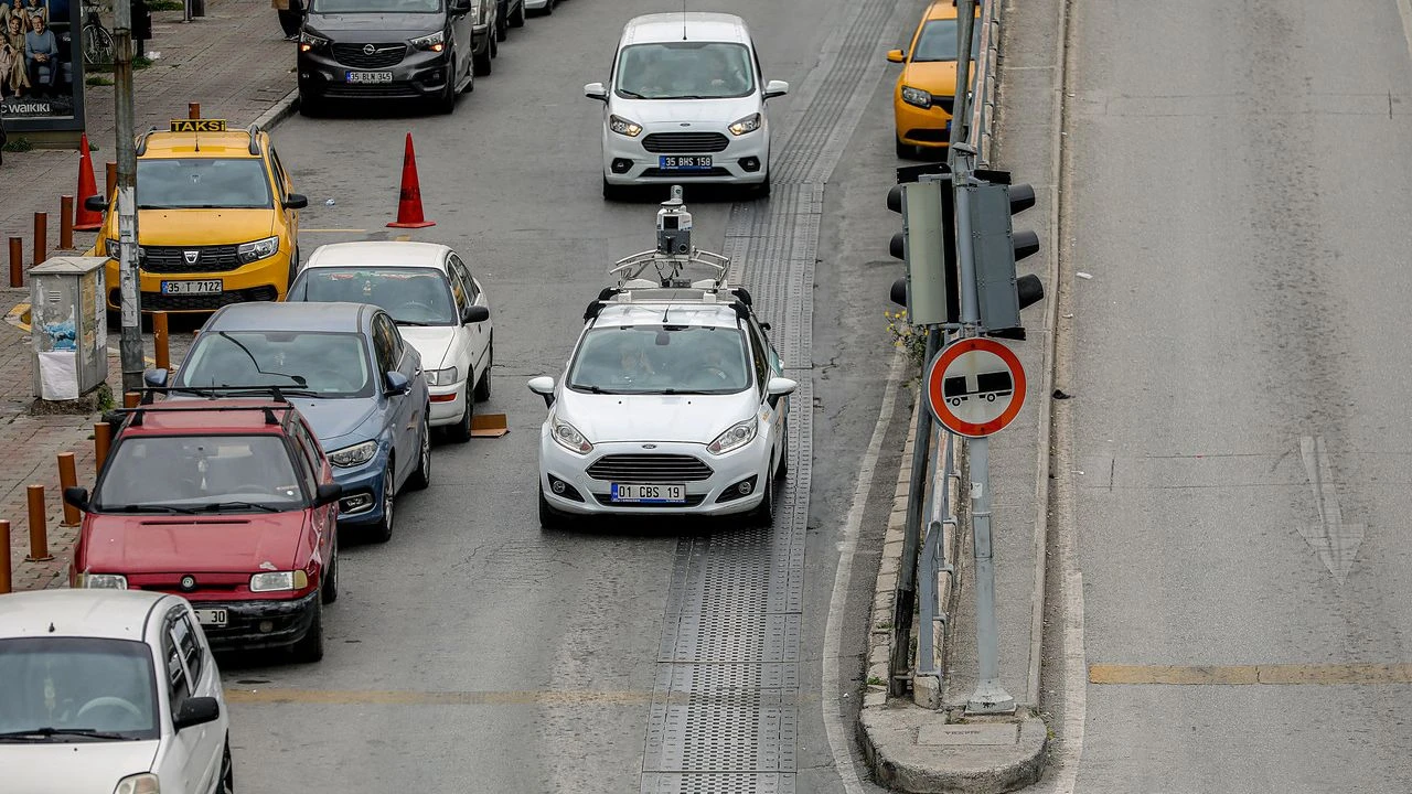 Bayraklı'da dijital dönüşüm: Caddeler ve sokaklar sanal ortama aktarılıyor