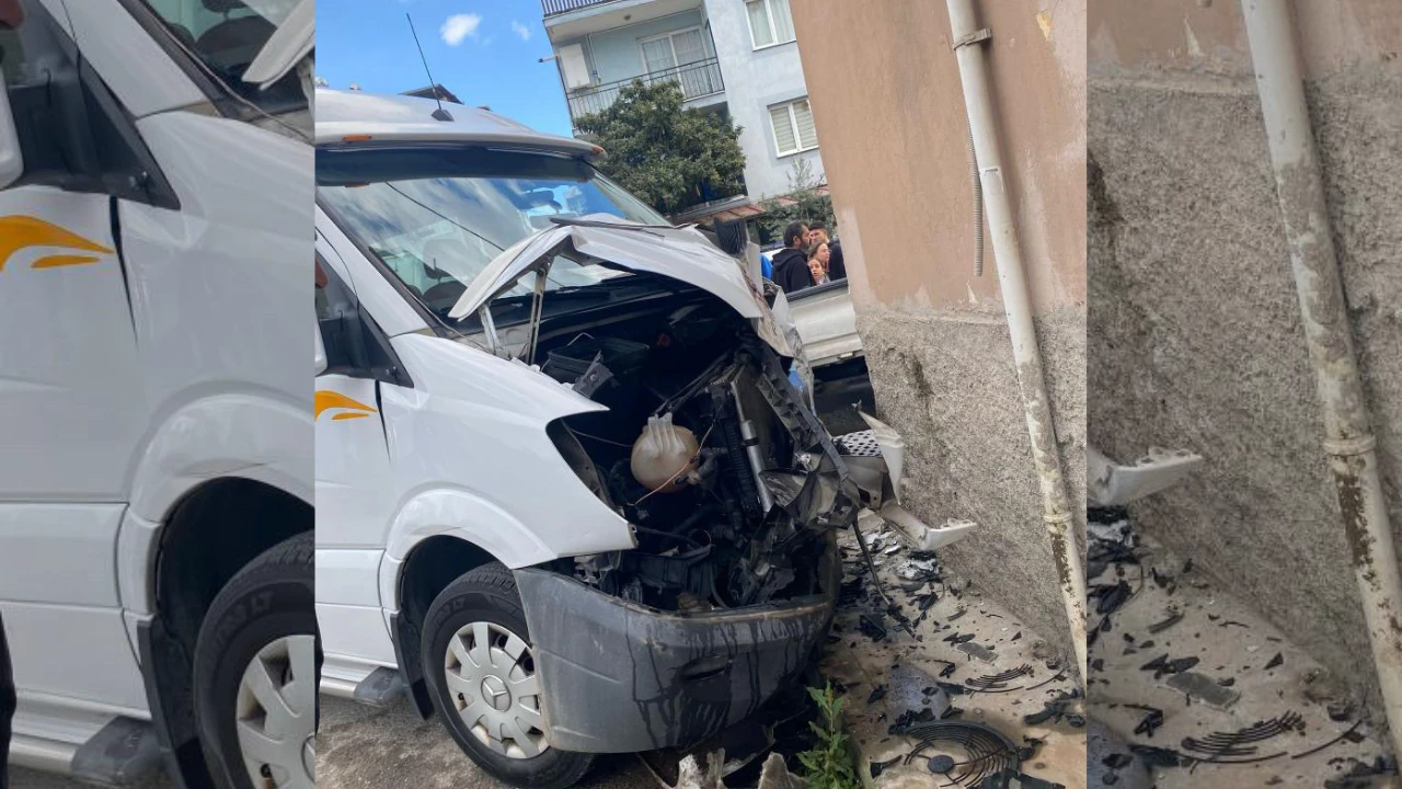 İzmir Bornova'da öğrenci servisi kaza yaptı: 12 yaralı!