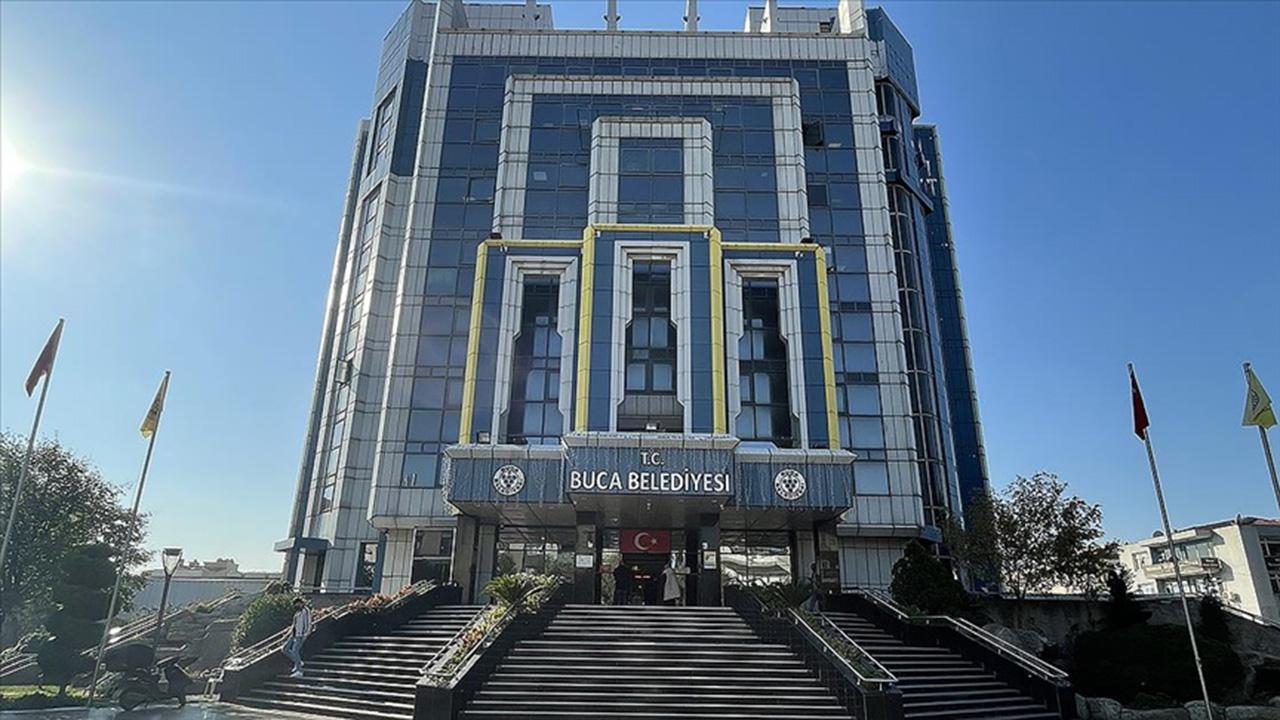BUCA OPERASYONUNDA 42 TUTUKLAMA! BAŞKANLAR CEZAEVİNDE, FİRARİ MÜTAHHİTLER GÜNDEMDE
