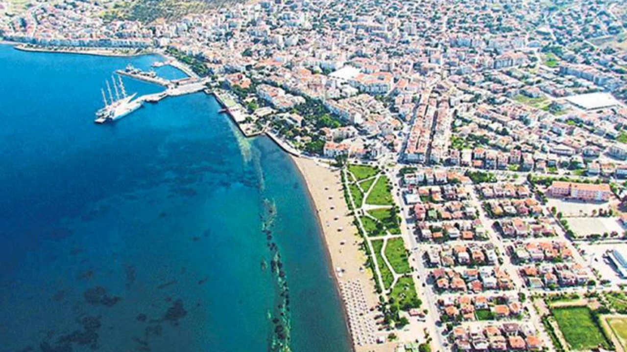 İzmir’in güzide ilçesi Dikili’ye TOKİ konutları geliyor