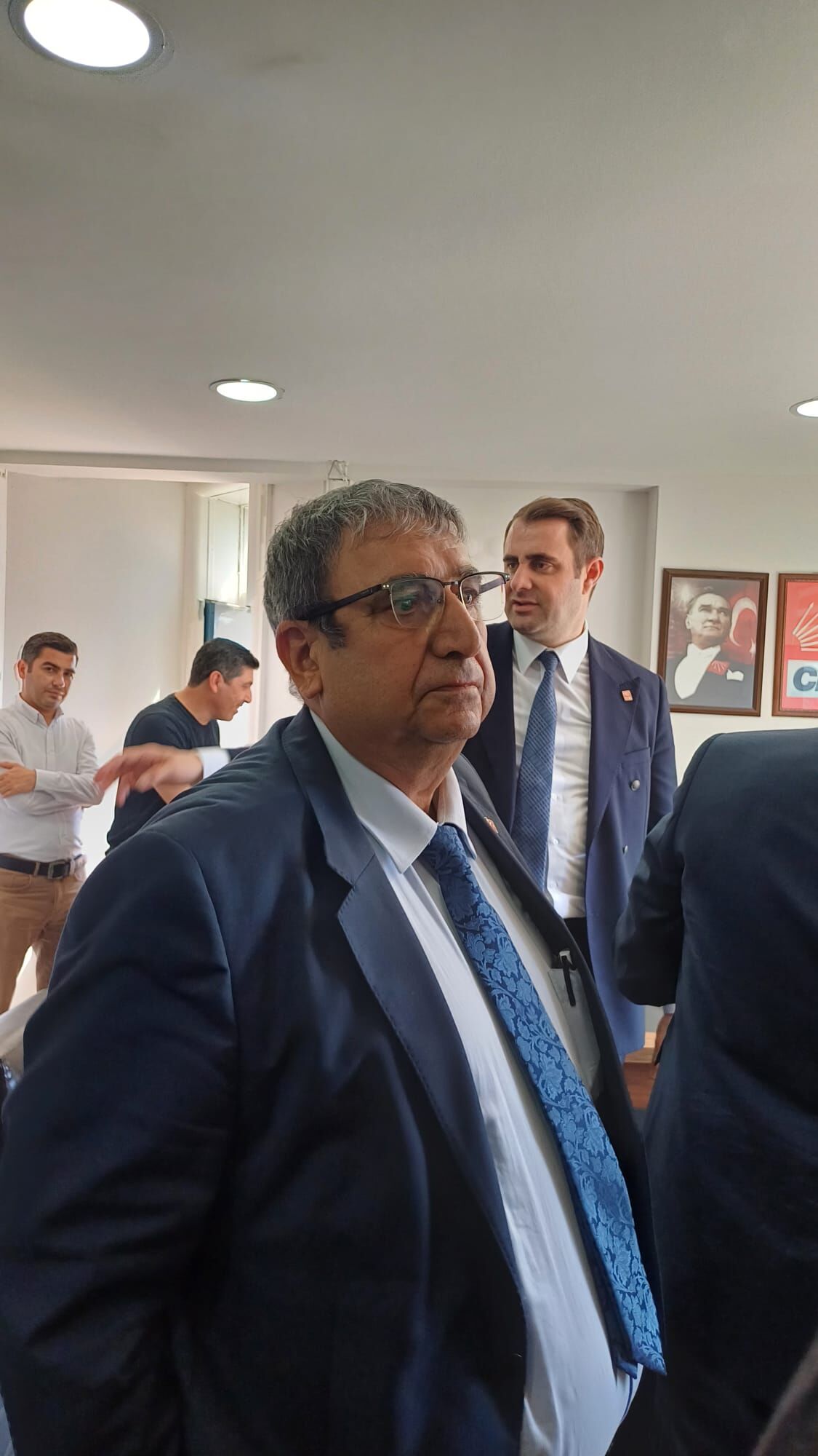 Buca’da Kritik Saatler: CHP’nin Başkan Vekili Adayı Hüseyin Benzer Oldu!