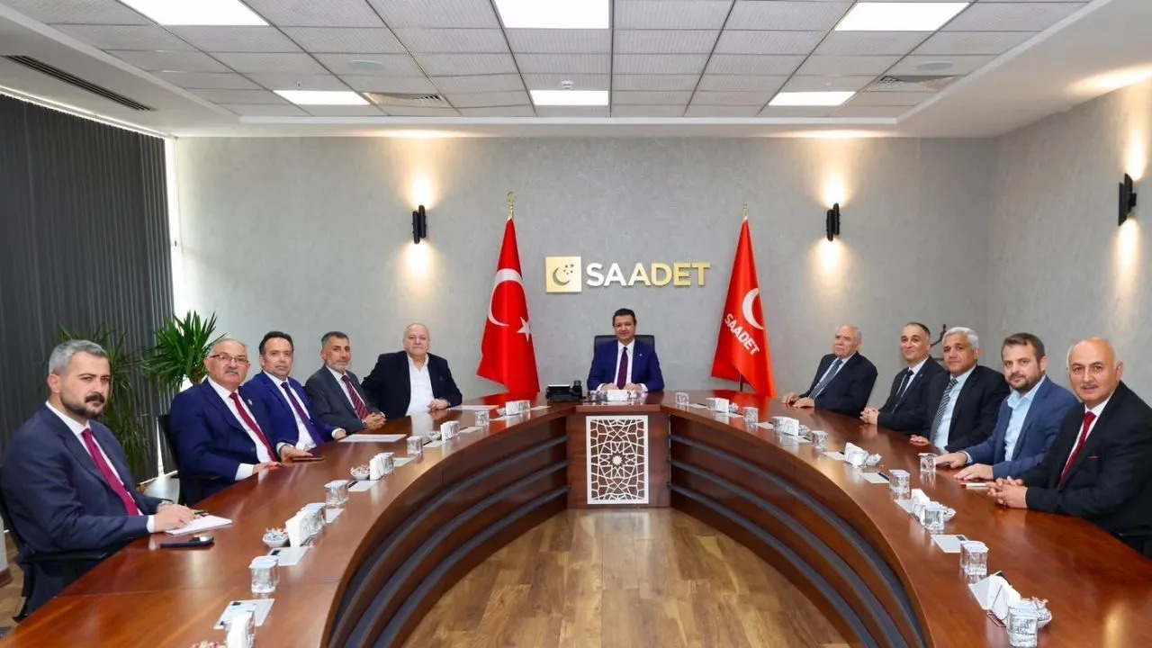 SİYASETTE 