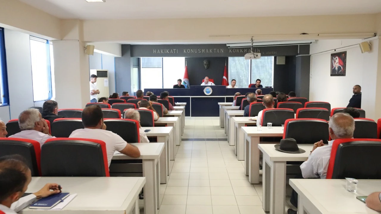 Başkan İlkay Çiçek muhtarlarla buluştu