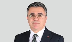 İzmir Siyasetinde 'Nezaket' Çağrısı: İBB Meclisi Hesaplaşma Arenası mı?