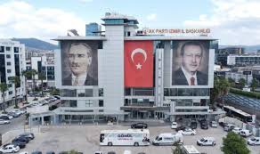 AK Parti İzmir Teşkilatında 