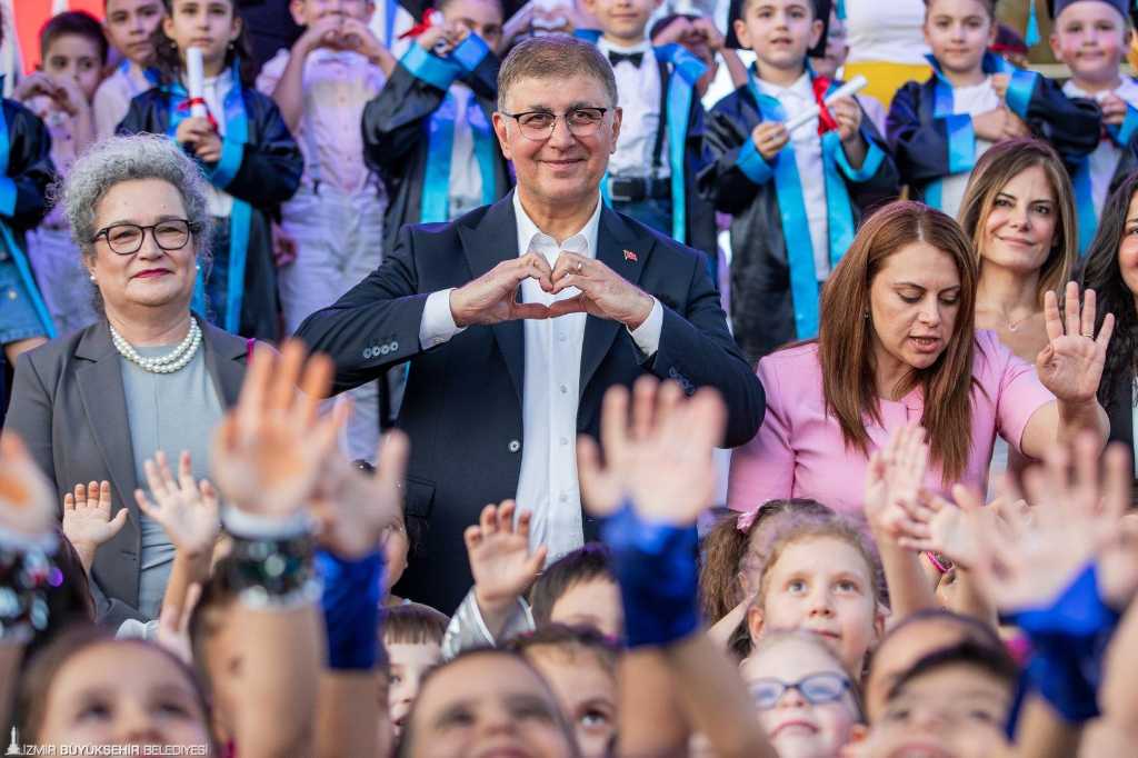 Cemil Tugay: Yalnız Adamın Büyük Mücadelesi