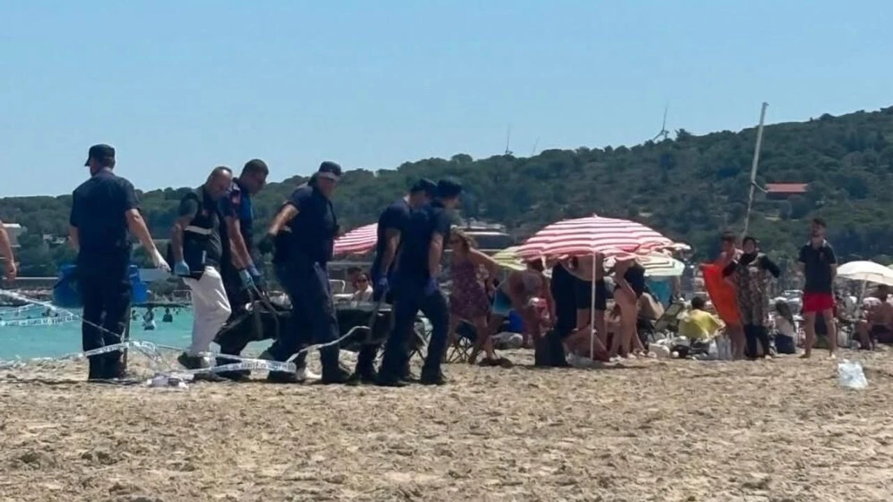 İzmir’de Dalgalar Can Aldı: Serinlemek İsterken Canından Oldular