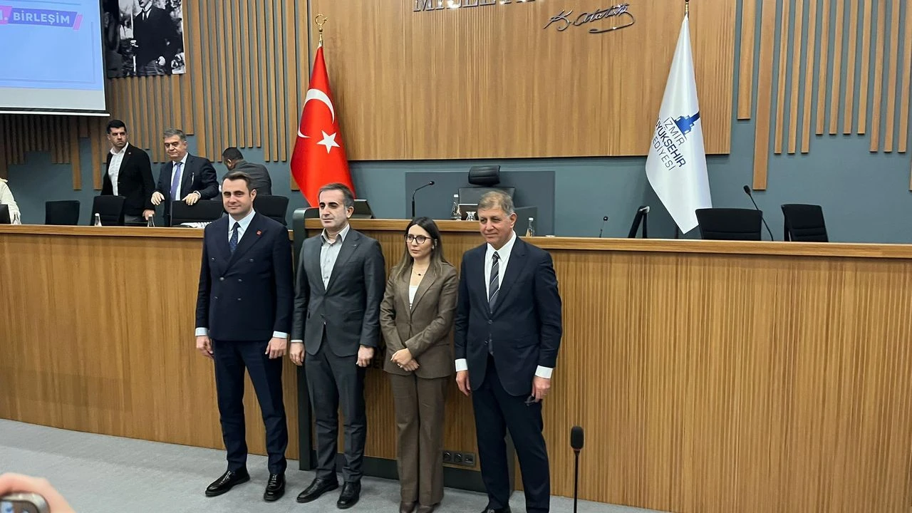 İzmir Büyükşehir Meclisi'nin CHP Grubu'nda görev değişimi!