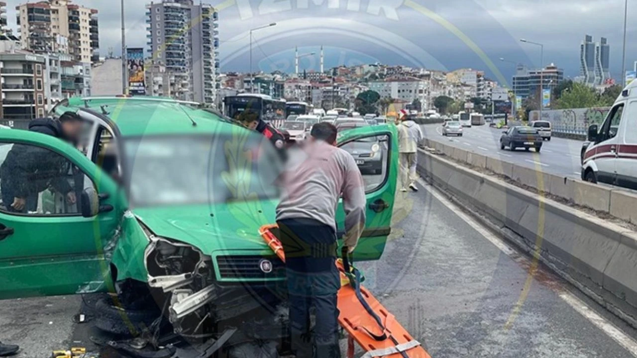 İzmir'de yola çıkacakların dikkatine: Bu güzergahta trafik kazası nedeniyle iki şerit kapatıldı