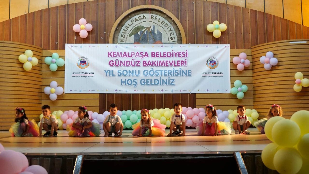 Kemalpaşa’da miniklerden yıl sonu şöleni