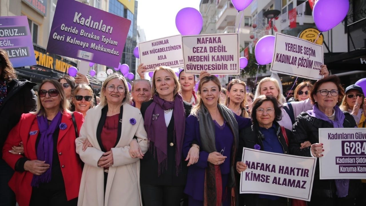 Konak'ta kadınlar, 8 Mart’ta güçlü bir mesaj veriyor