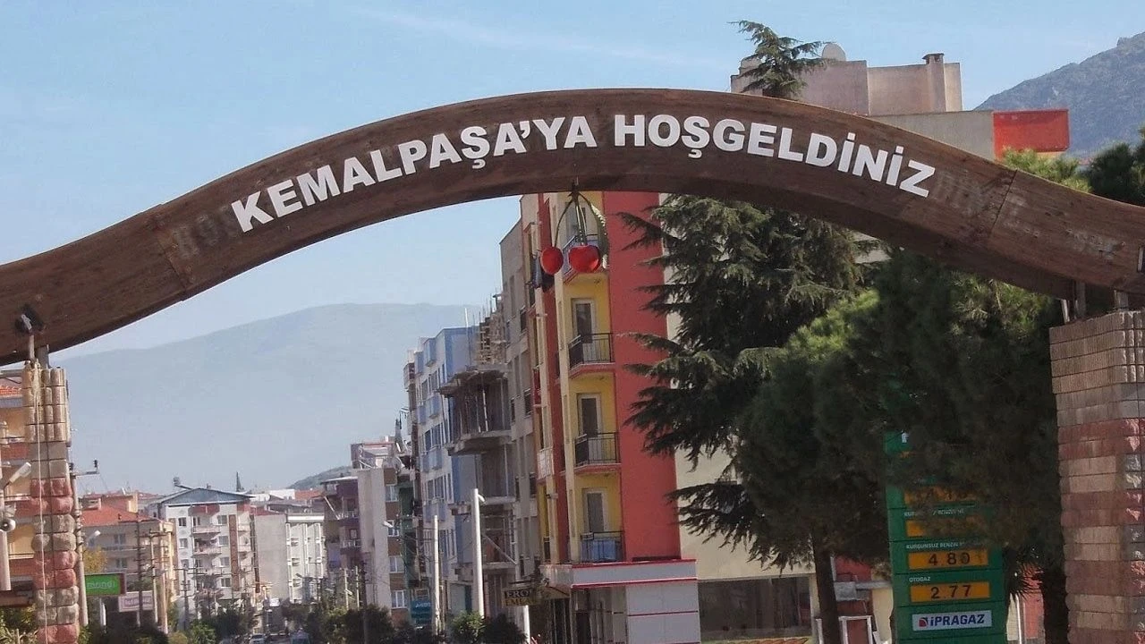 Kemalpaşa'da Kamu Binaları Krizi: Atıl Kalan Tahsisler ve Siyasi Gündem!