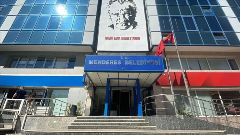 Menderes Belediyesinde Kriz; CHP’li 5 Meclis Üyesi istifa etti