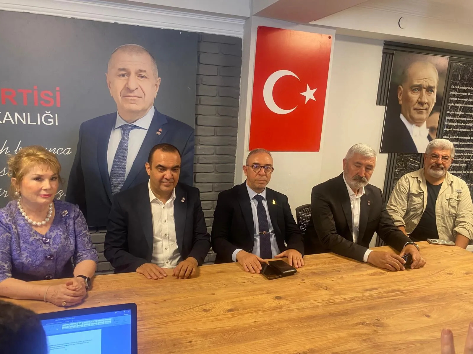 Zafer Partili Fikret Bayır’dan İzmir’de Gündem Yaratacak Çıkış: 
